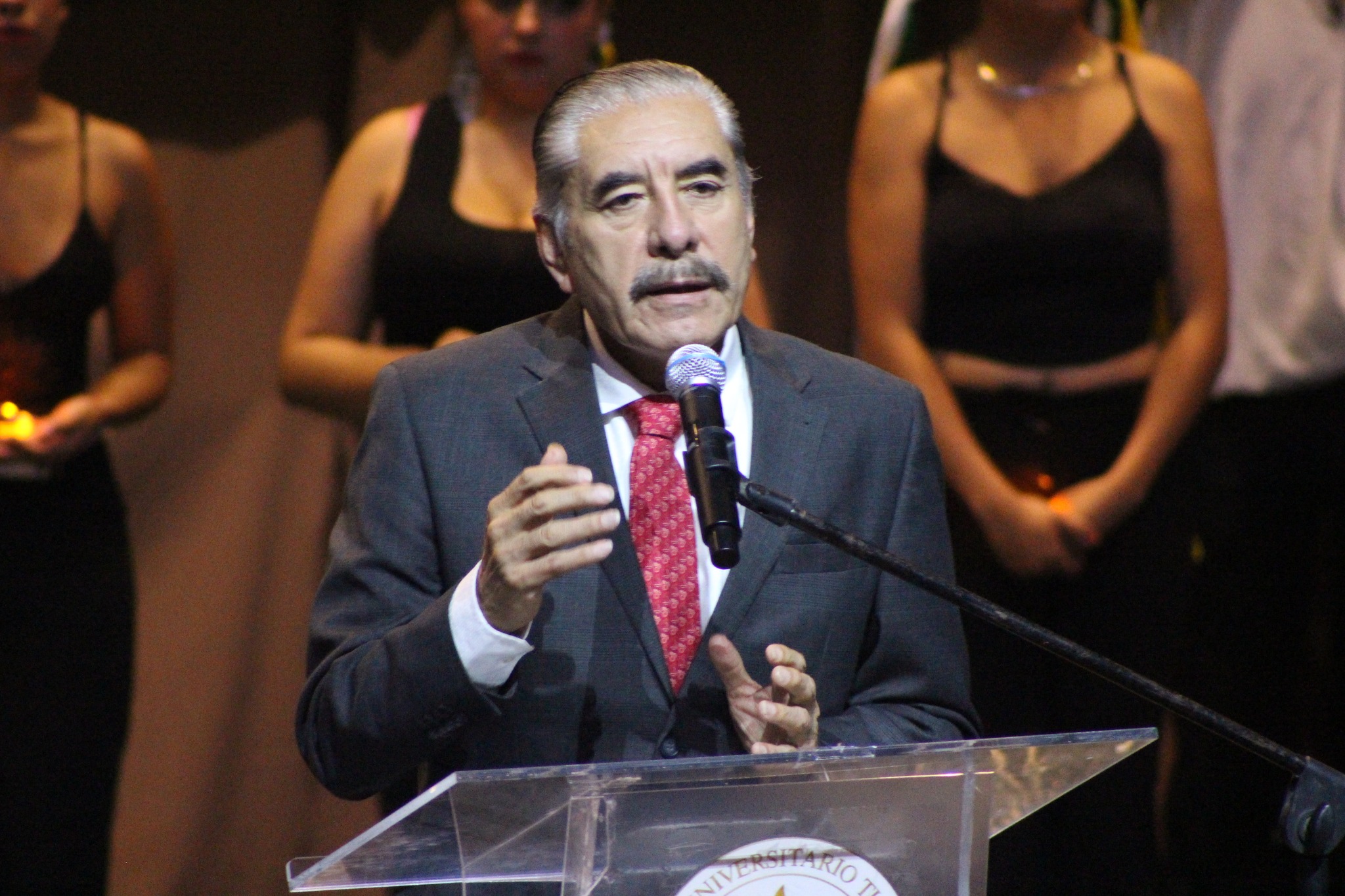 Mantener vivo el espíritu universitario es poner el conocimiento al servicio de quienes más lo necesitan: Ing. Telésforo García Carreón