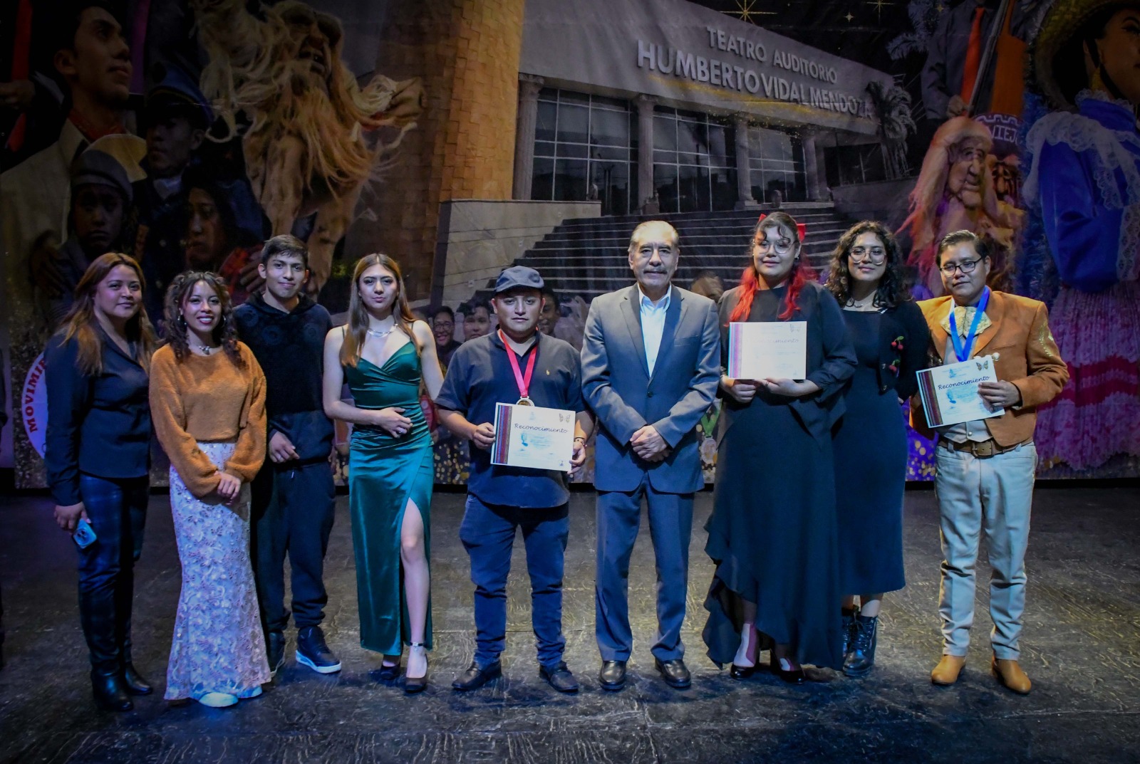 Universitarios destacan en concurso seccional de voces 🎤