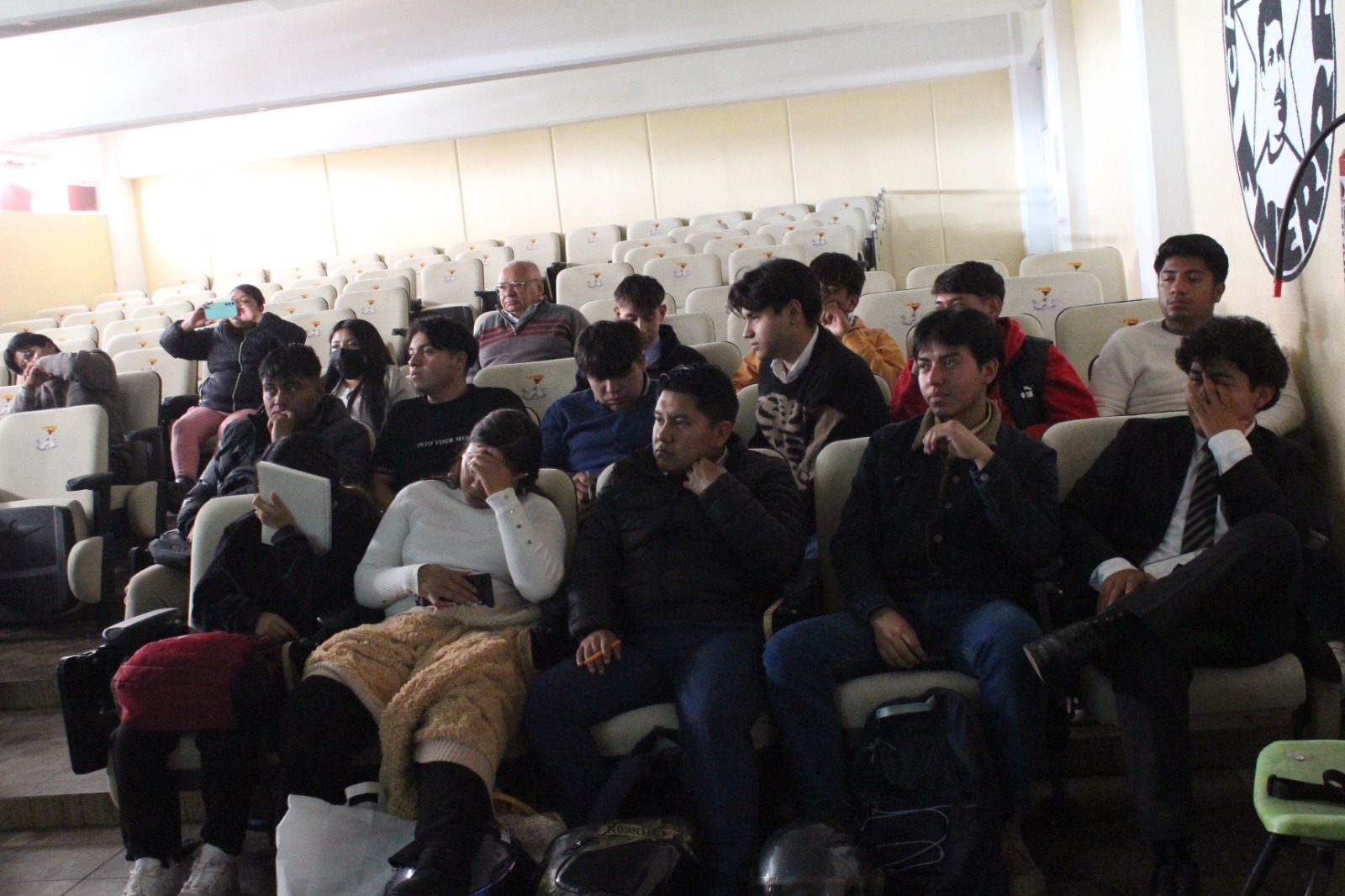 📊✨ Conferencia INEGI en el CUT Chimalhuacán