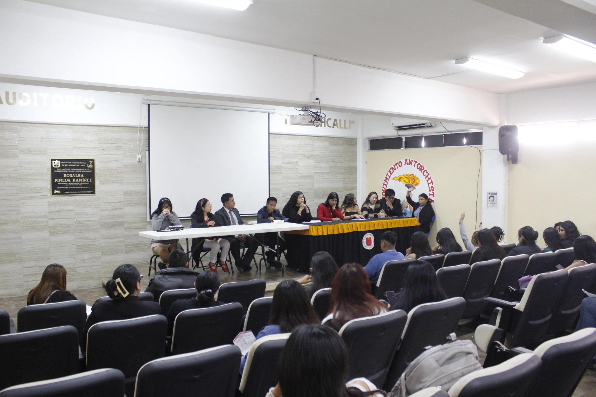 Derecho expone proyectos semestrales